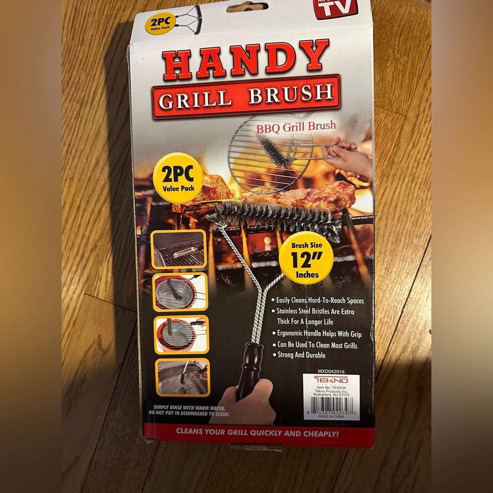 Handy grill brush never used